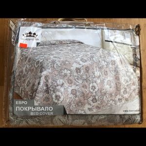 Linen bed cover made in Belarus